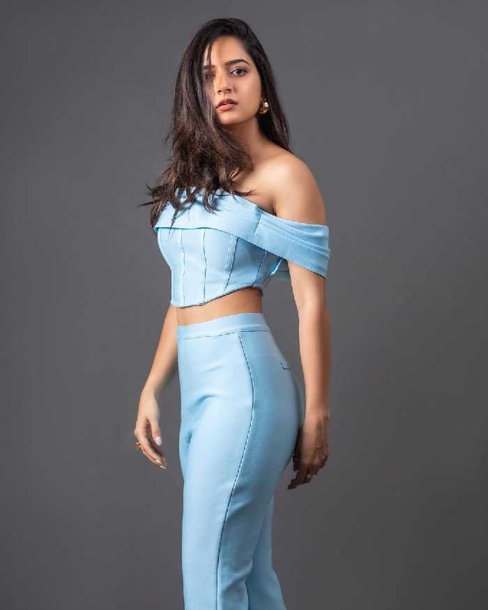 ashika ranganath 8